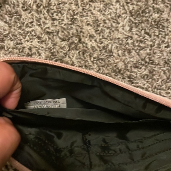 Guess pink wristlet - Picture 5 of 7